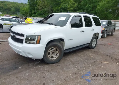 2008 Chevrolet Tahoe Ltz z USA, uszkodzony, nr VIN 1GNFC13J28R274472